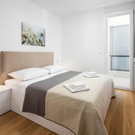 Sisqo Luxury * Split